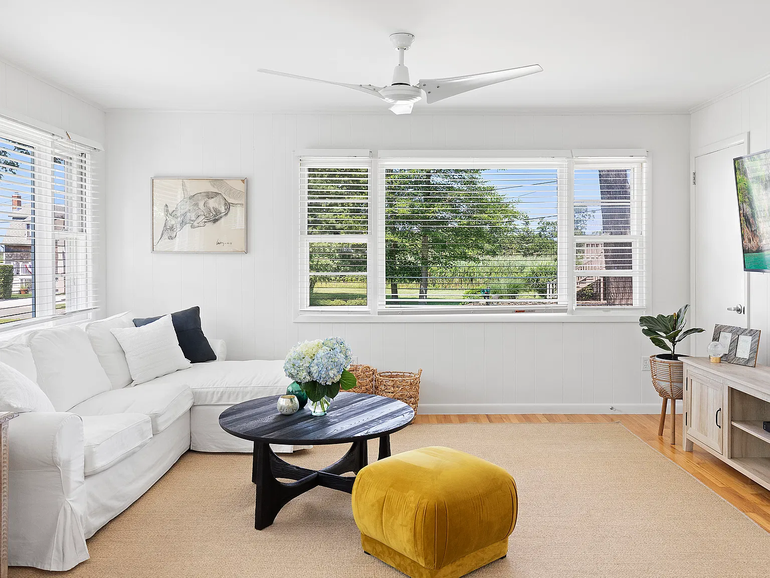 Adorable Southampton Cottage — Photo 4