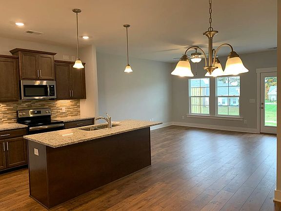 3rd image of 2043 Orangery Dr