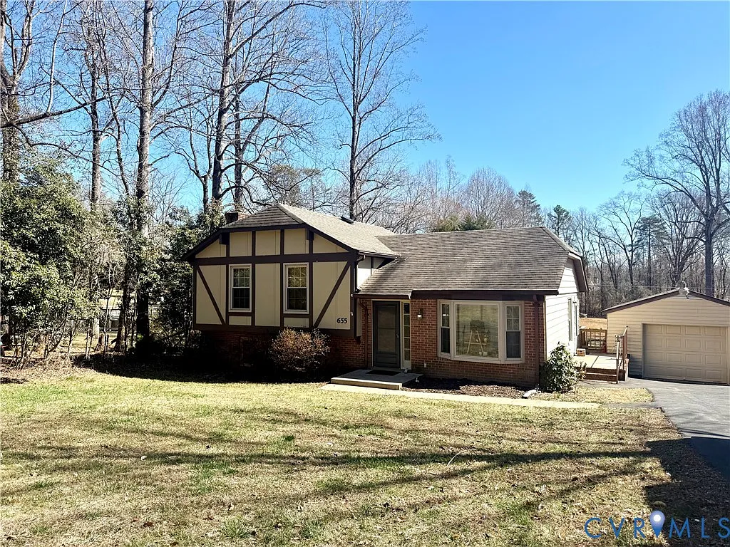 655 Holly Corner Rd photo 1