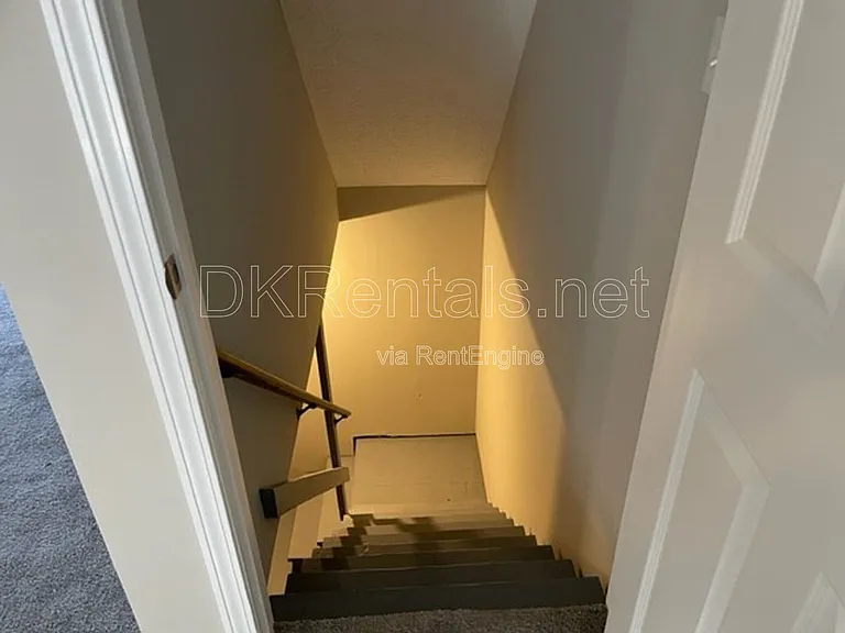 1092 Dassow Ct — Photo 19