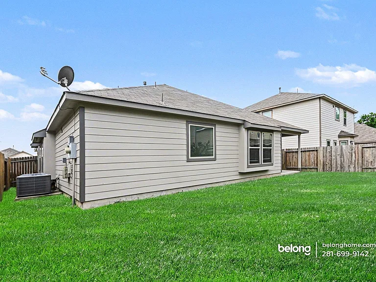 6911 Rosemont Ct — Photo 18