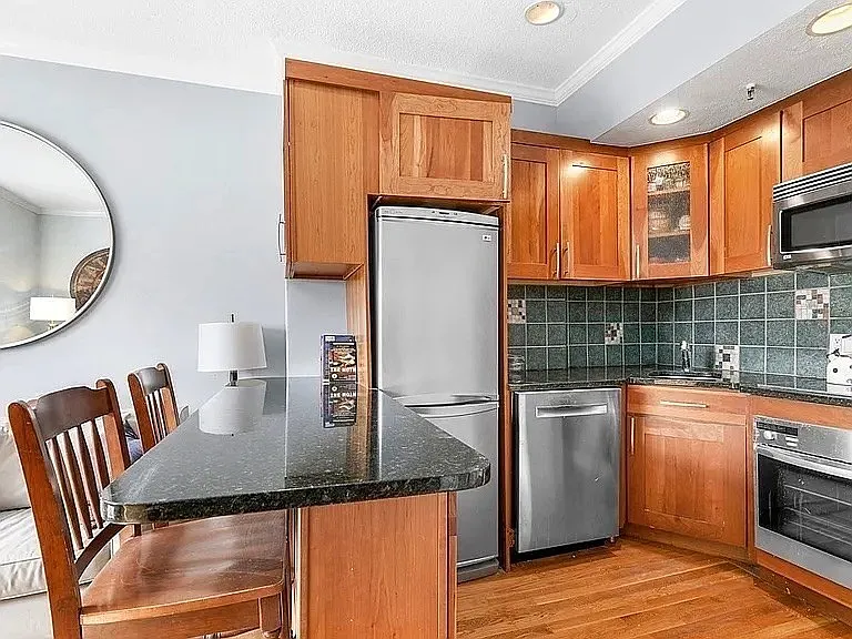 1 bed, 390 sqft, $2,800 — Photo 3