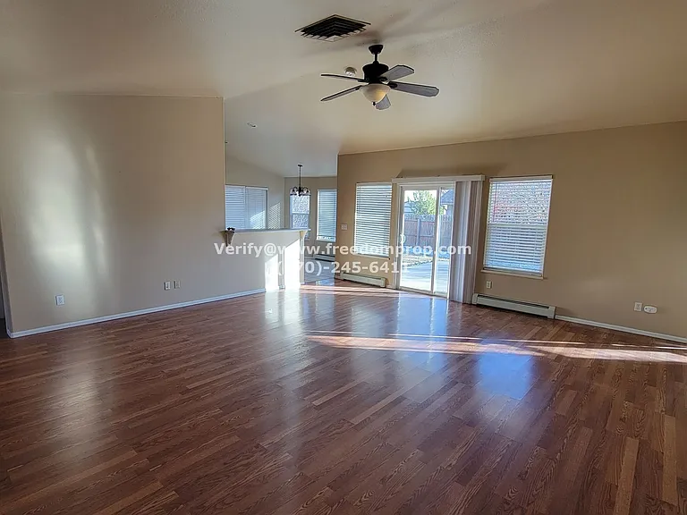 736 Galena Dr — Photo 2