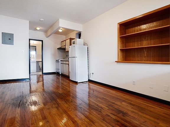 3rd image of 98 Orchard St #2AA