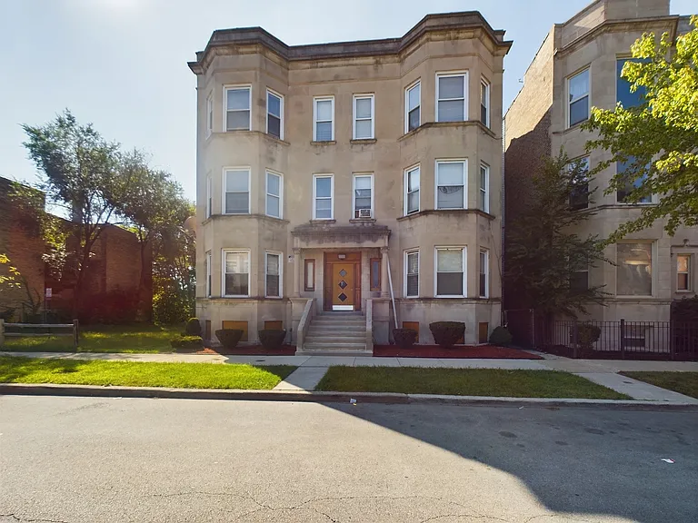 5328 S Calumet Ave #1R — Photo 1