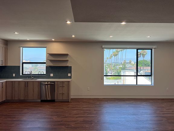4th image of 231 S Westlake Ave #302