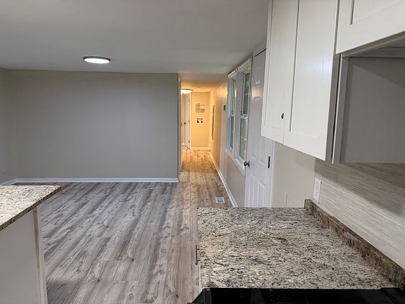3rd image of 9430 Meadowbrook Dr