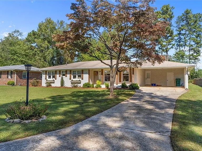 521 Pineview Dr SE — Photo 33