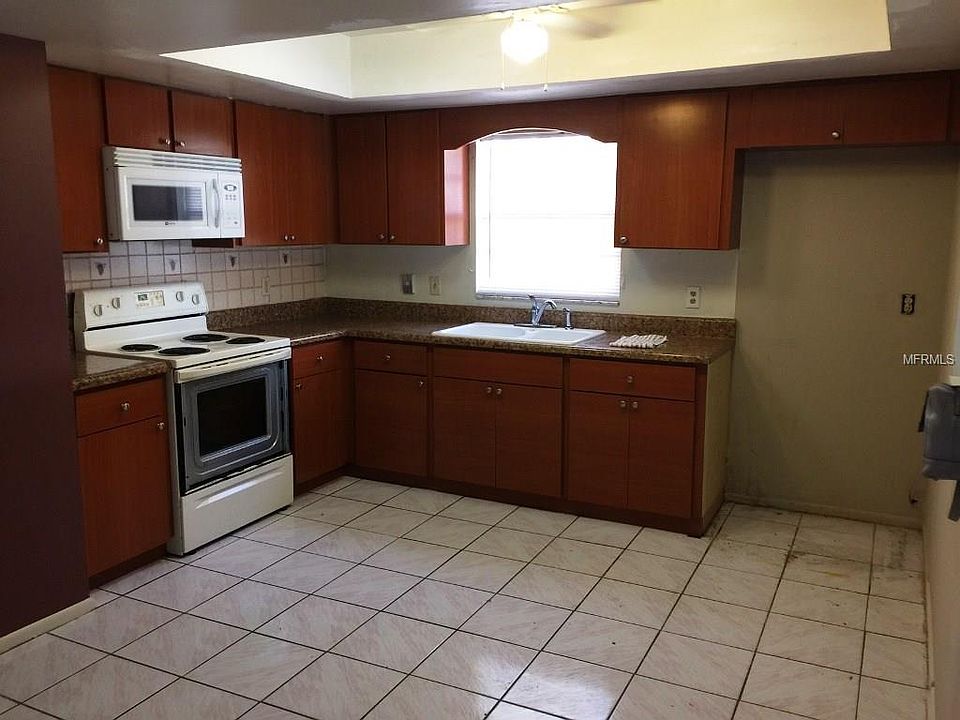 2nd image of 1463 Candlewyck Dr