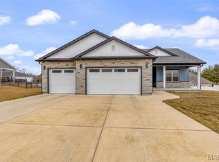 725 Deerfield Ln, Farmington, MO 63640