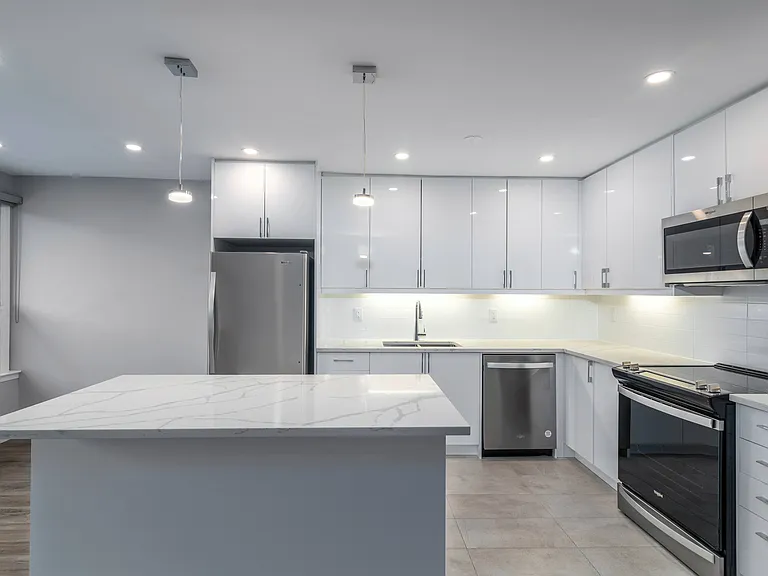 2911 Bayview Ave — Photo 28