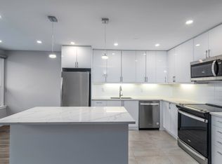 Bayview Mews, Toronto, ON M2K 1E8