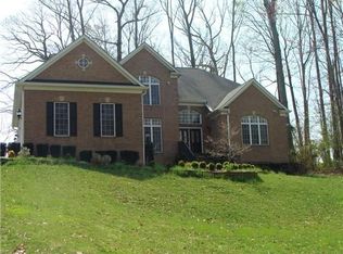 8483 Country Club Ln, Warrenton, VA 20186