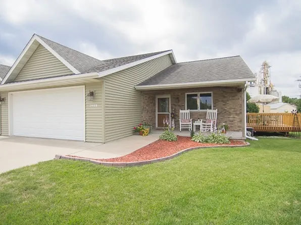 204 F Cir Unit B, Kalona, IA 52247