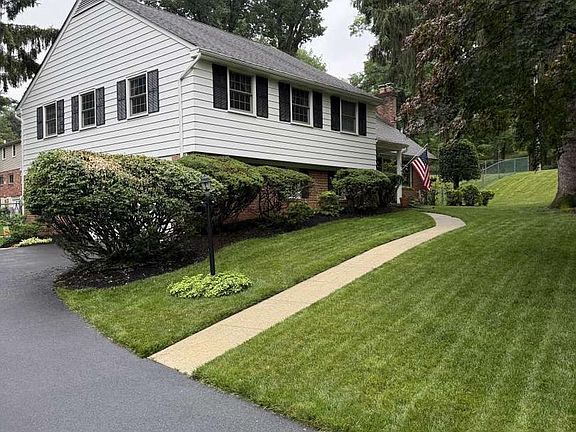 2nd image of 105 Sheldrake Dr