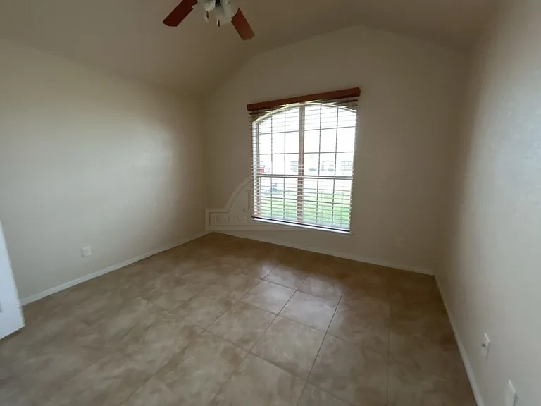 710 Aries Ave — Photo 12