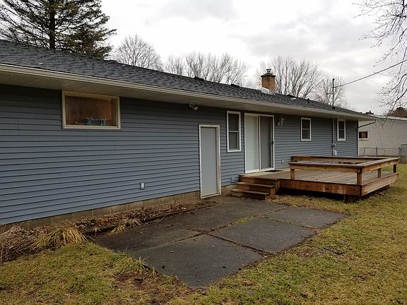4th image of 1083 Cliffdale Dr