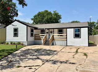 506 S Iowa St, La Porte, TX 77571