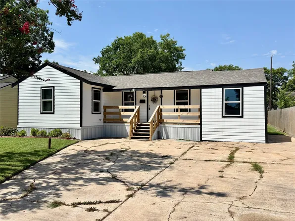 506 S Iowa St, La Porte, TX 77571