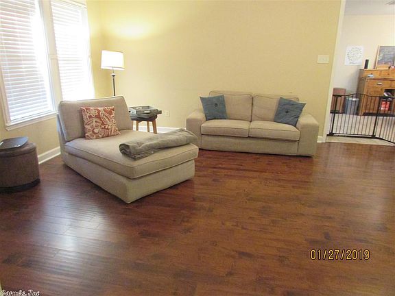 4th image of 12 Cedarwood Dr