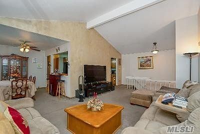 4th image of 691 Clock Blvd