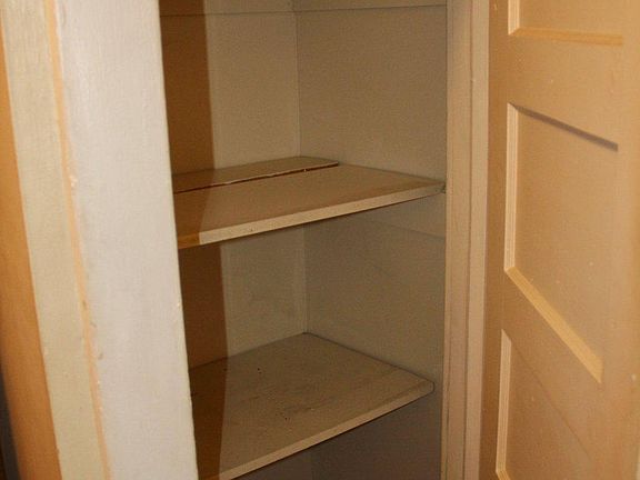 4th image of 3913 W Garrison Ave
