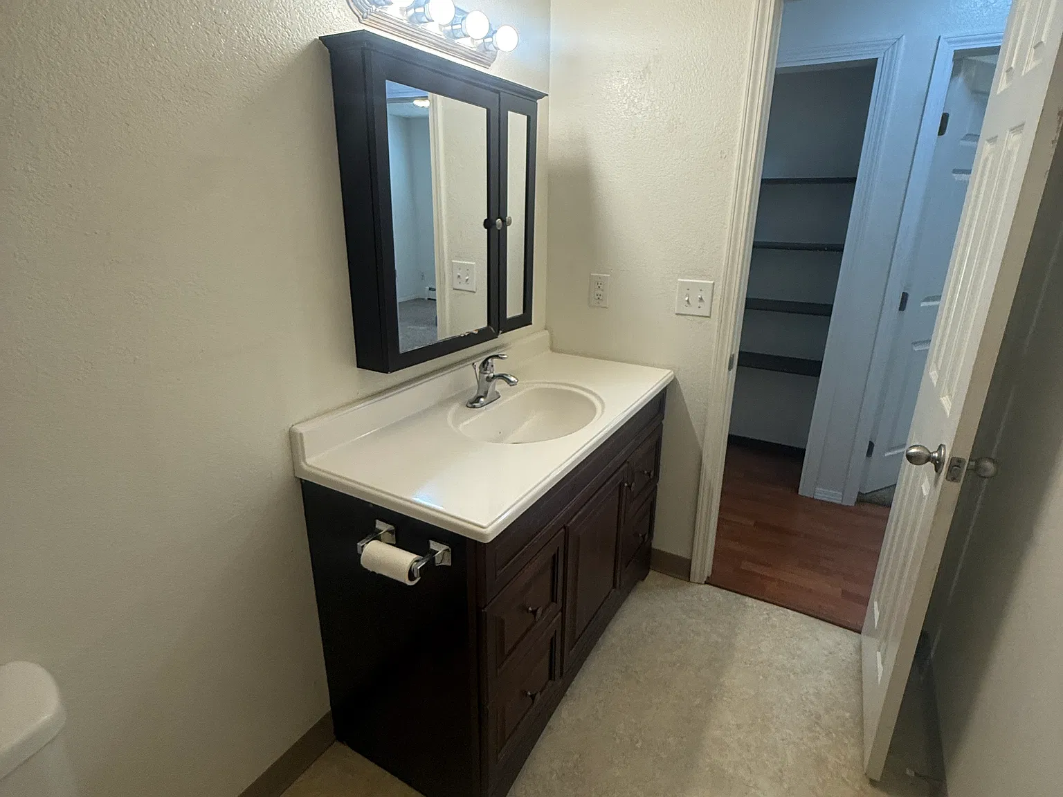 2 bed, $1,400 — Photo 4