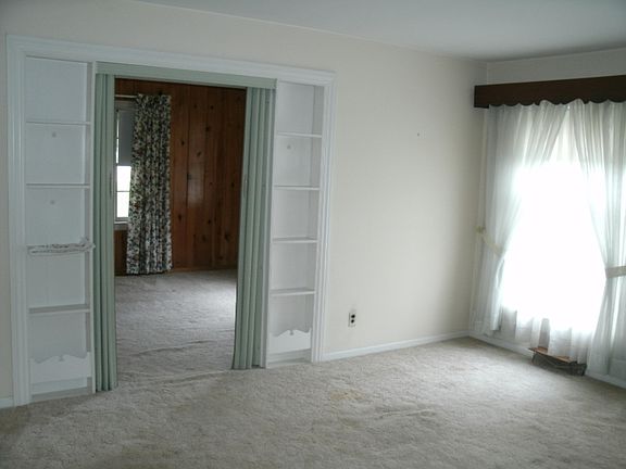 3rd image of 1950 Blandford Ave NE