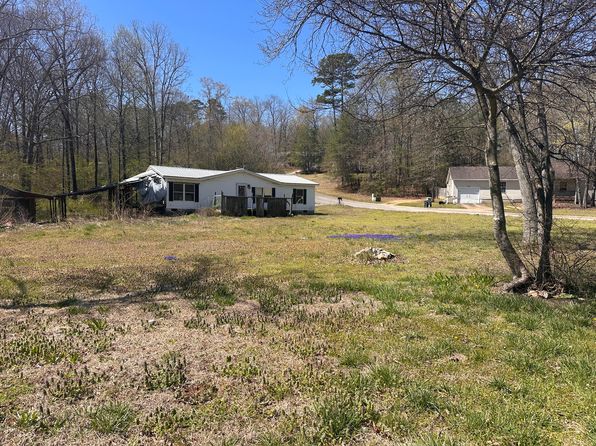3001 Chase Dr, Rossville, GA 30741