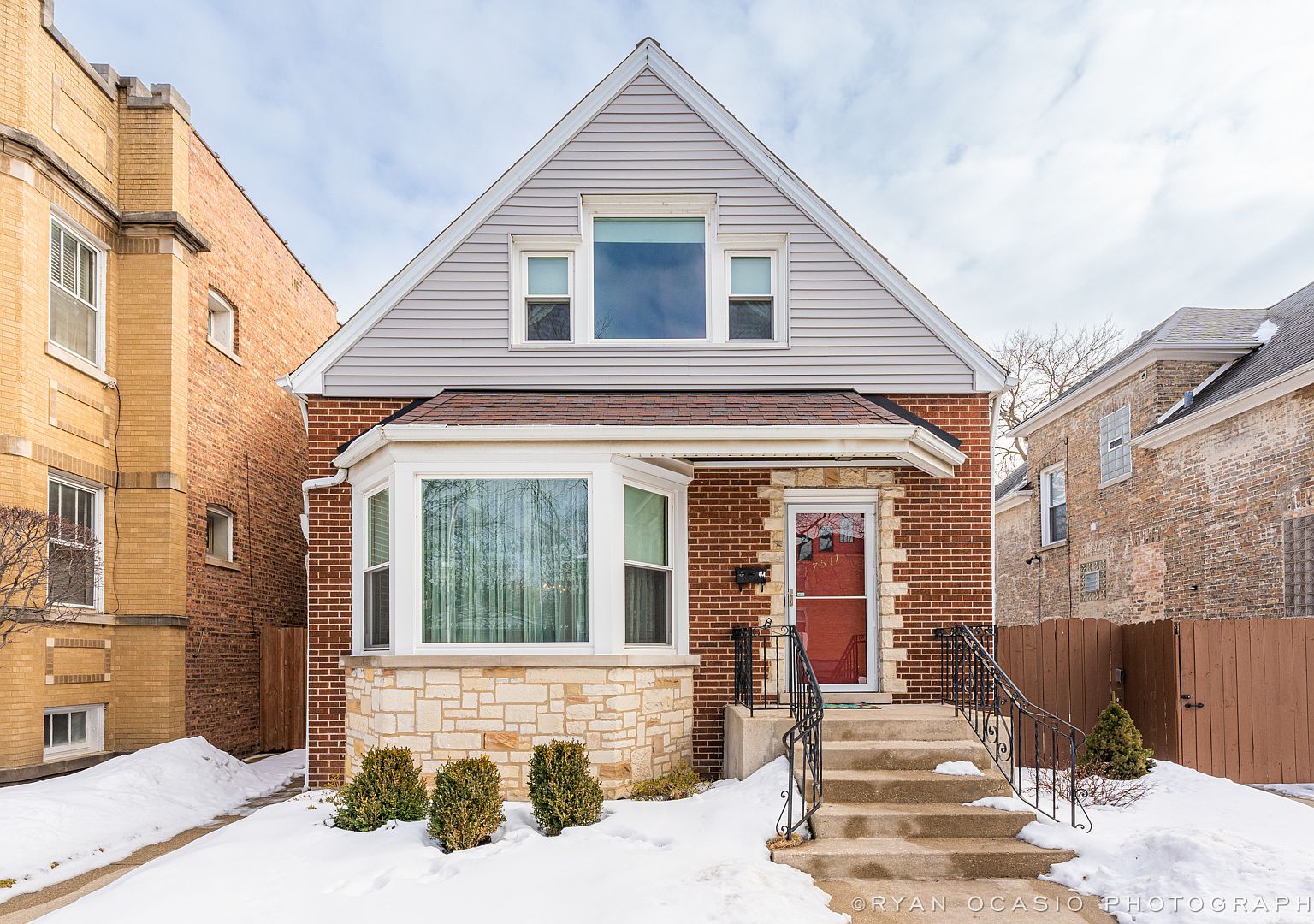 7511 N Oakley Ave, Chicago, IL 60645 | Zillow