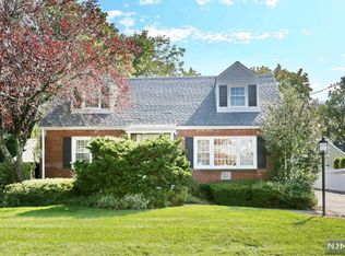 41 Seneca Ave, Emerson, NJ 07630