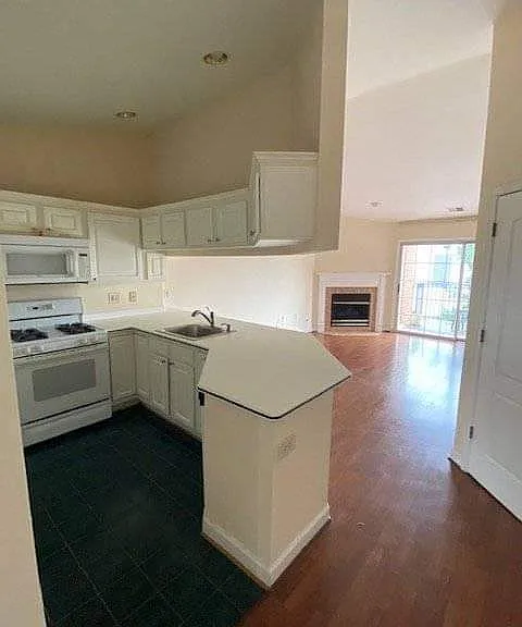 6924 Fairfax Dr #408 — Photo 1