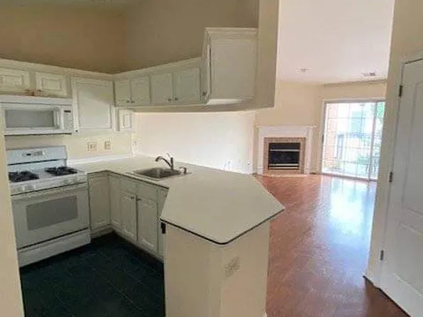 6924 Fairfax Dr Unit 408, Arlington, VA 22213