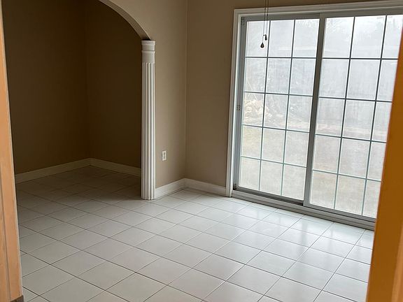 2nd image of 5202 Creekview Dr