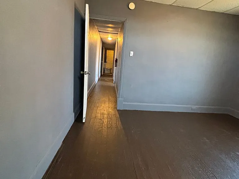 521-523 Dorothy Ave — Photo 14