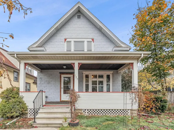 137 Curtice St E, Saint Paul, MN 55107