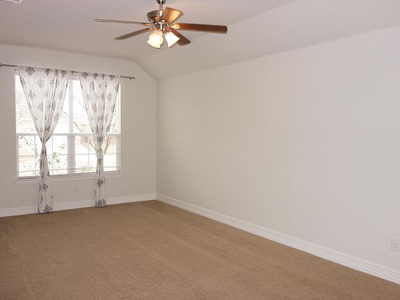 4th image of 7409 Lowline Dr