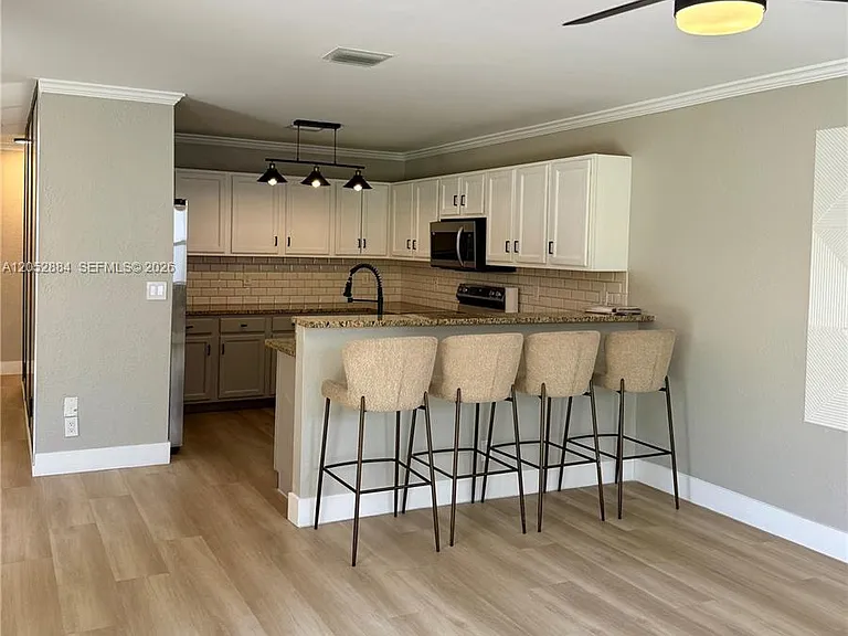 9411 NW 55th St — Photo 10