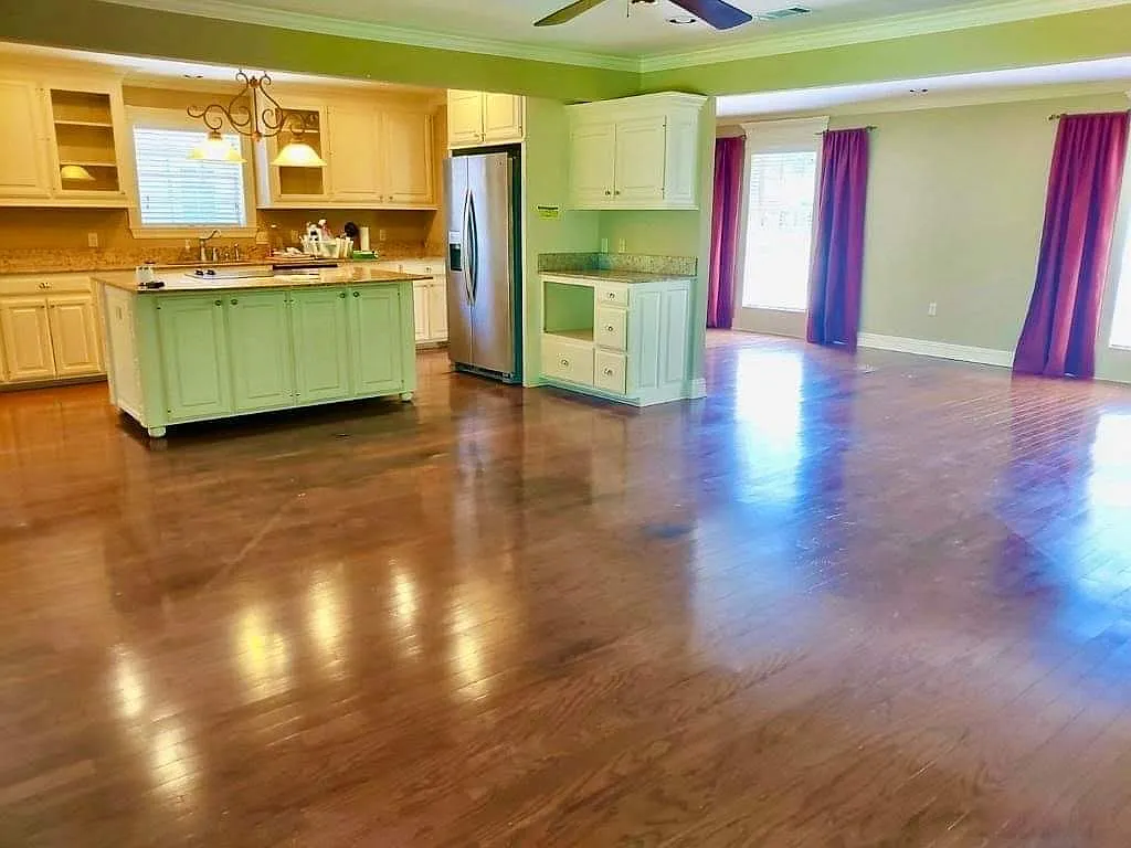 1543 Shawn Dr — Photo 4