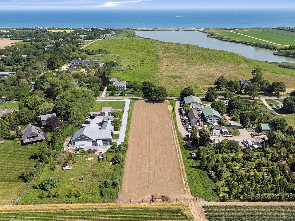 1st image of 89 Wainscott Main Street