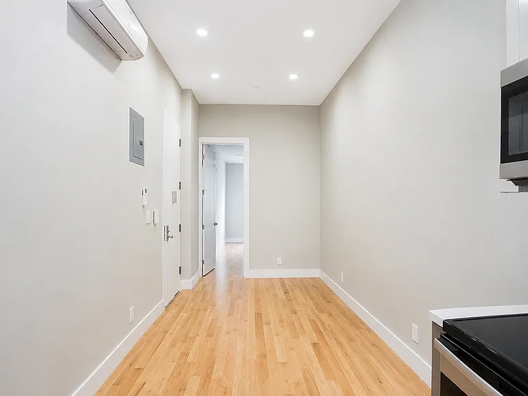 583 Onderdonk Ave #2L — Photo 7