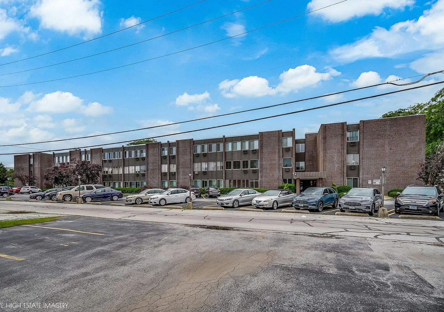 Charming 2br/2bath Condo In Flossmoor — Photo 1