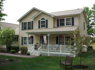 152 Regency Ln, Brodheadsville, PA 18322