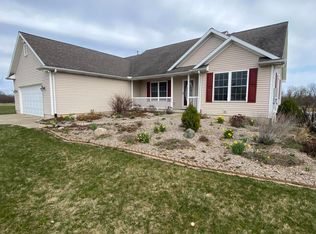 2615 E Mount Hope Hwy, Grand Ledge, MI 48837
