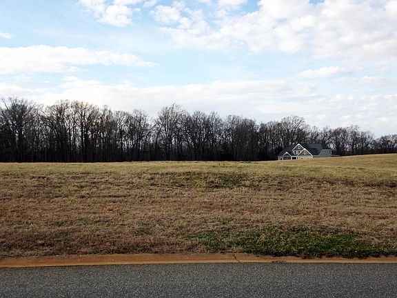 2nd image of 115 Tyger Farm Ln