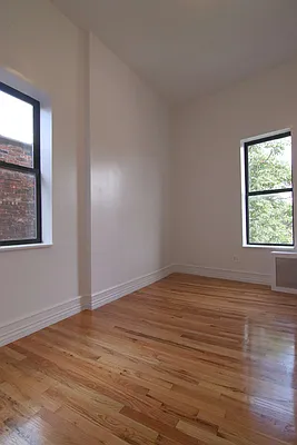 Rented by Compass | media 21