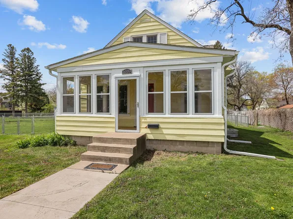 1039 Laurel Ave, Saint Paul Park, MN 55071