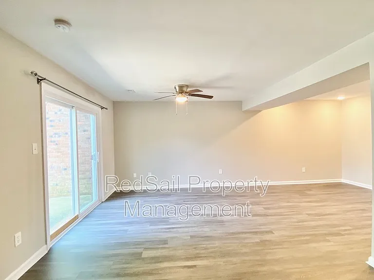 398 Circuit Ln #E — Photo 8