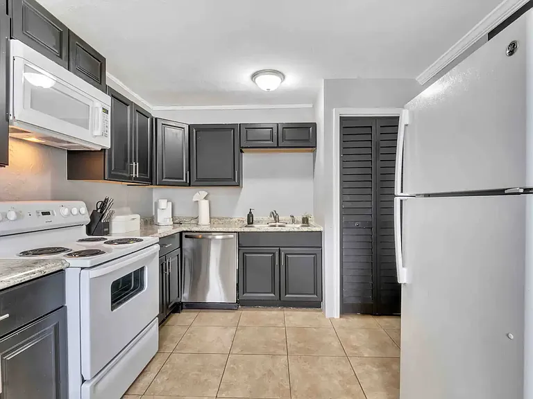 415 S Hyer Ave #A — Photo 14
