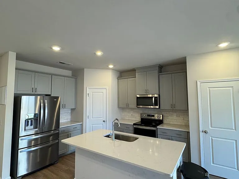 1066 Plumcrest Dr — Photo 5